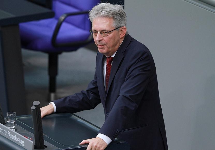 SPD-Vize Post: Neue Schulden nicht “vorschnell vom Tisch nehmen”