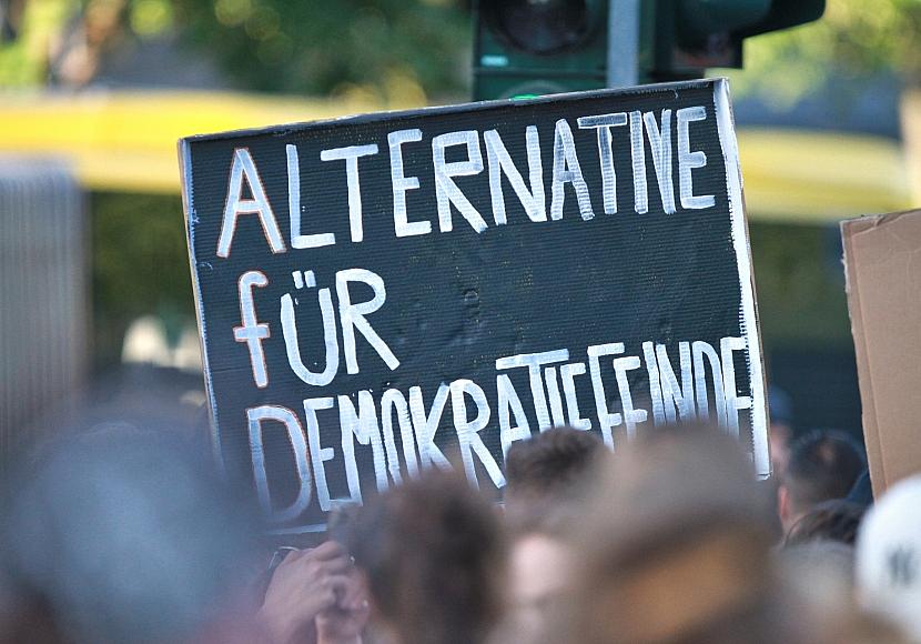 Baerbock will mehr Selbstbewusstsein gegen AfD