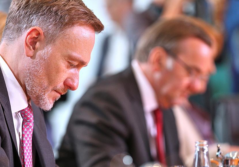 Lindner verteidigt Einsparungen im Wehretat