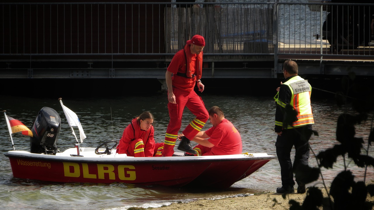 Höllenqualen erlitten: Hunderte Urlauber beim Baden im Meer verletzt