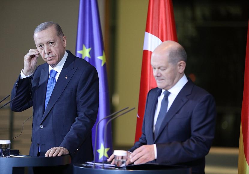 Scholz und Erdogan telefonieren zu Entwicklungen in Syrien