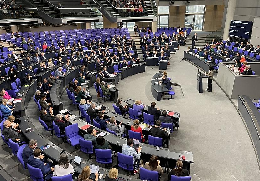 Bundestag stimmt für Absicherung des Verfassungsgerichts