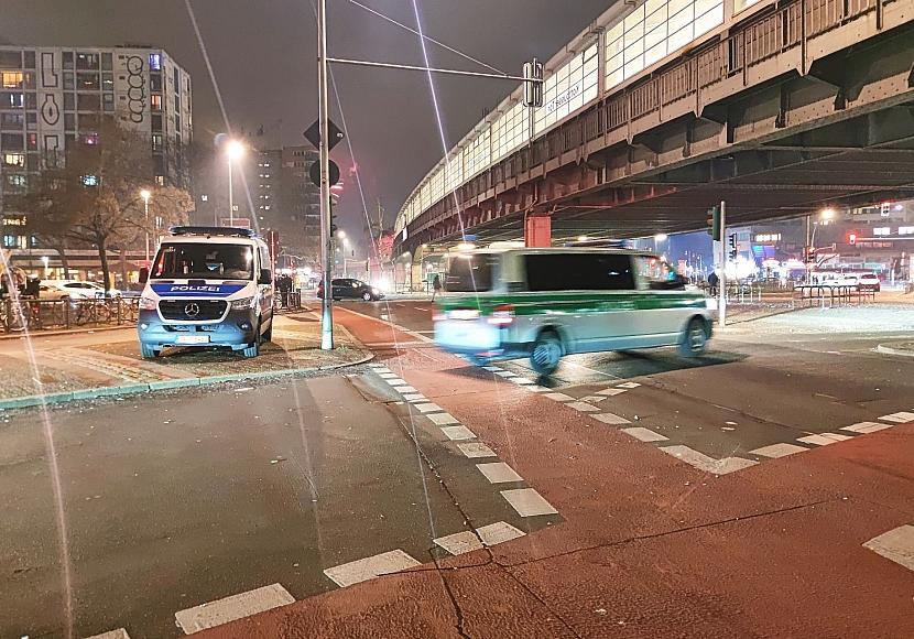 Zu Silvester wieder Angriffe auf Polizei und Feuerwehr