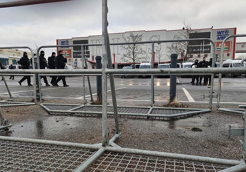 70 Ermittlungsverfahren nach Protesten gegen AfD-Parteitag